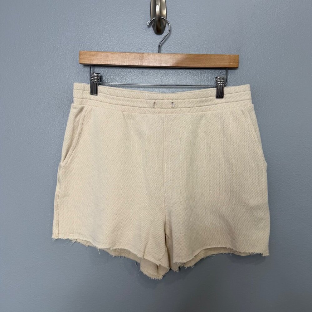 AMERICAN EAGLE cream sweat shorts w/ raw hem size L